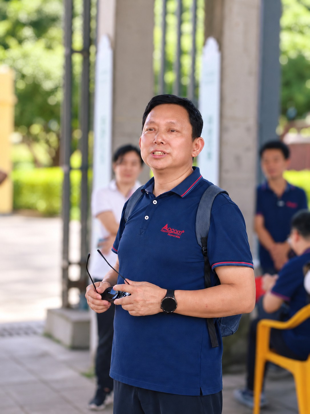 An OCOM colleague shares his thoughts during the team event.